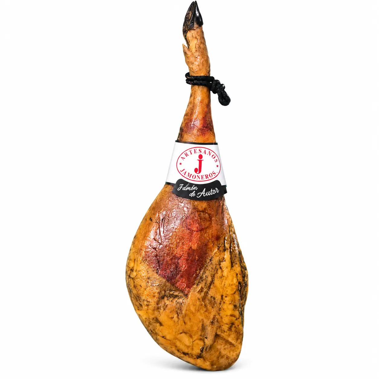 Jamón curado artesanal sobre fondo blanco